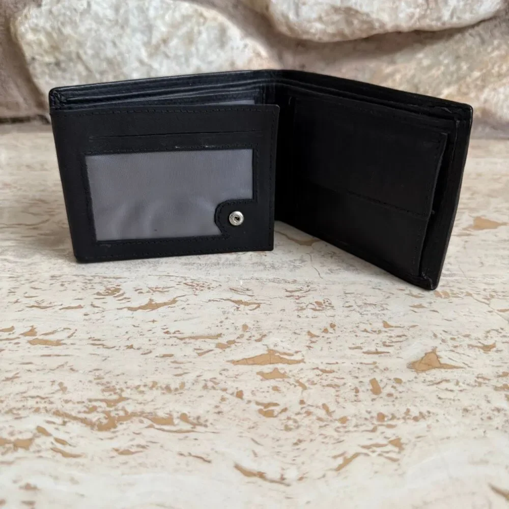 Black leather Men’s bifold wallet Mclean leather center *please read description